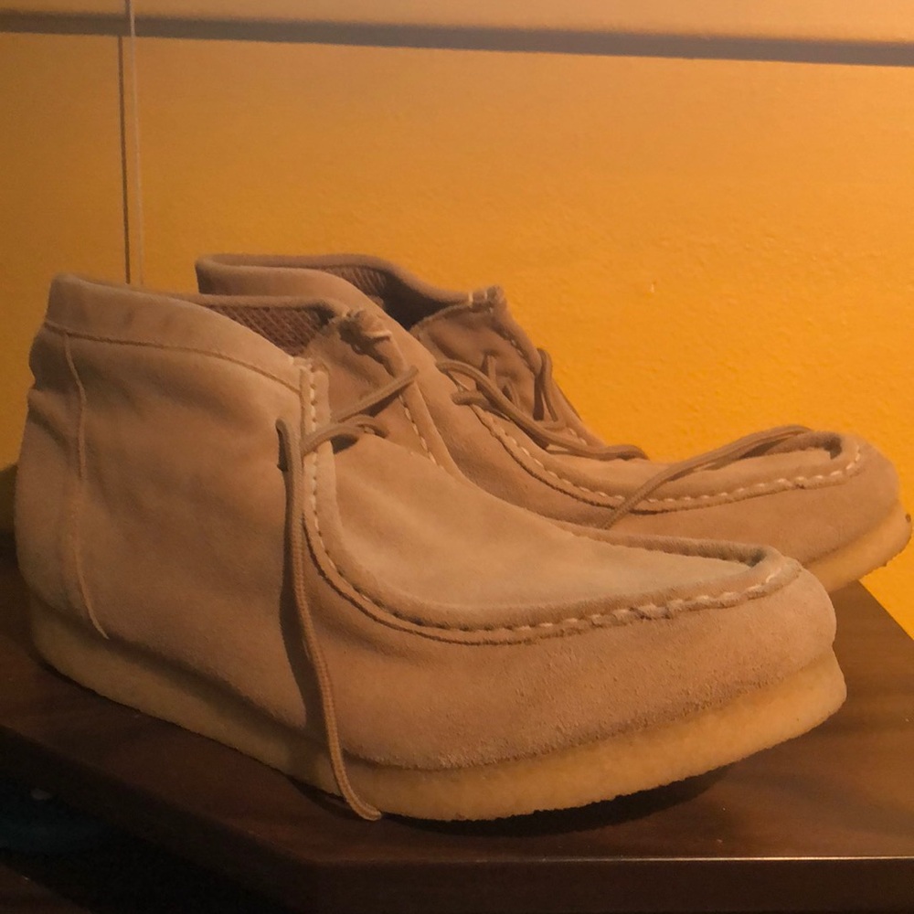 ROPER MEN'S SAND SUEDE GUM SOLE CHUKKAS 13W